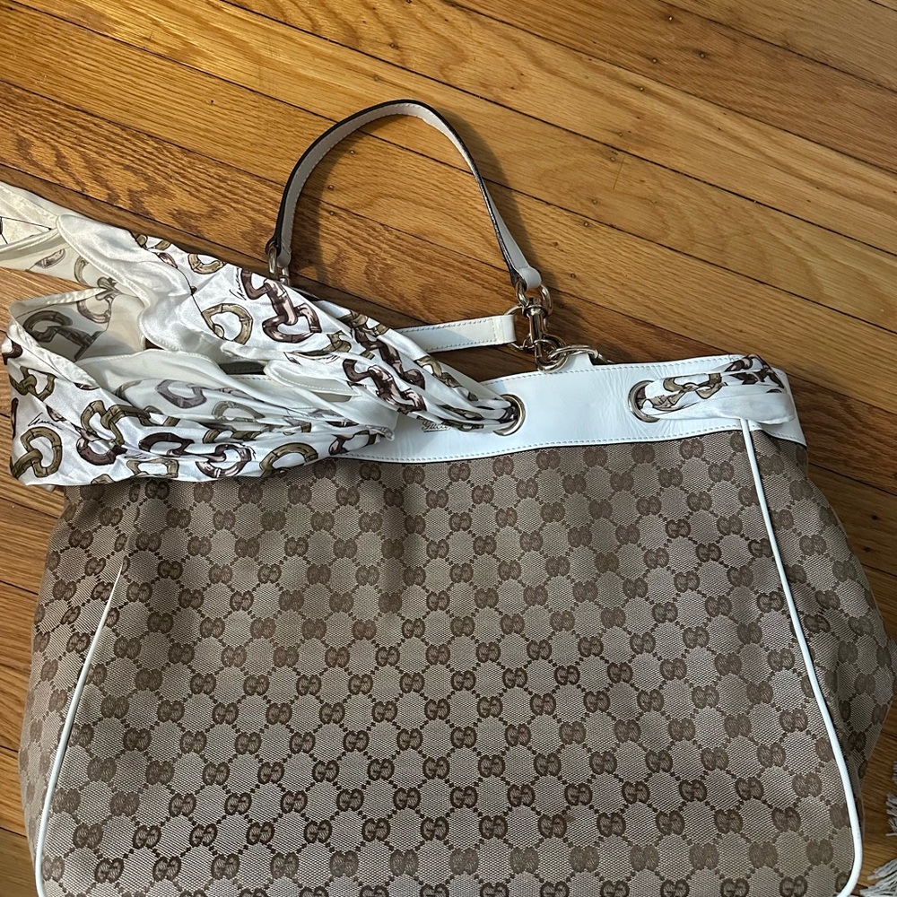 Gucci GG Monogram Canvas Positano Tote Bag - Picture 7 of 9